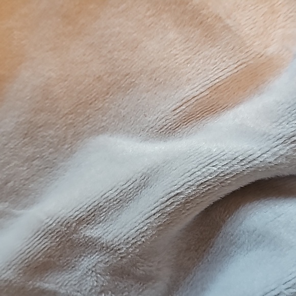 NWT women's UGG ROBE.Size L,light grey color - Picture 9 of 12